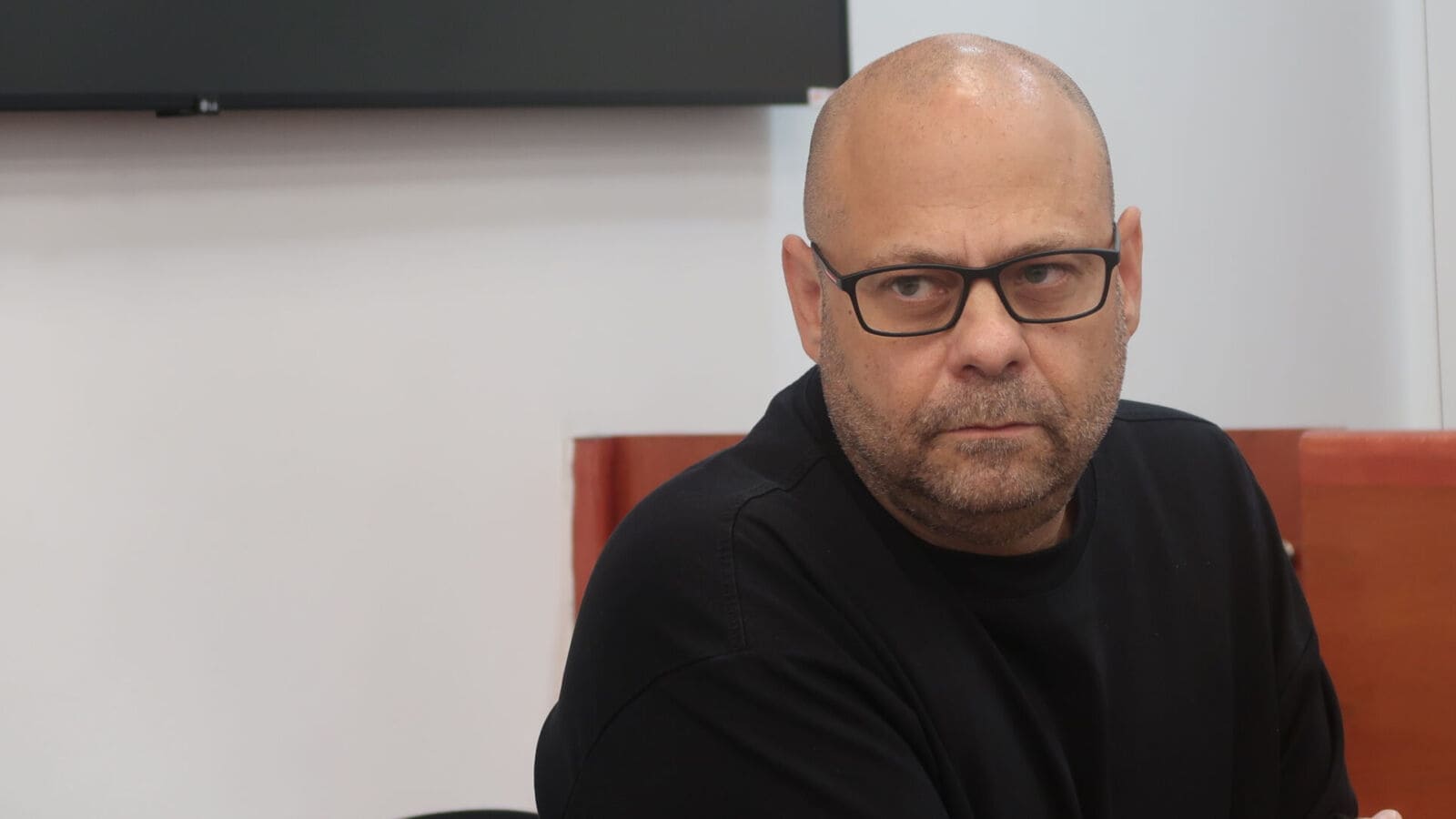 סנ"צ בדימוס צחי חבקין, לפני יום עדותו השלישי במשפט המו"לים, 9.11.2025 (צילום: אורן פרסיקו) סנ"צ בדימוס צחי חבקין, לפני יום עדותו השלישי במשפט המו"לים, 9.11.2025 (צילום: אורן פרסיקו)