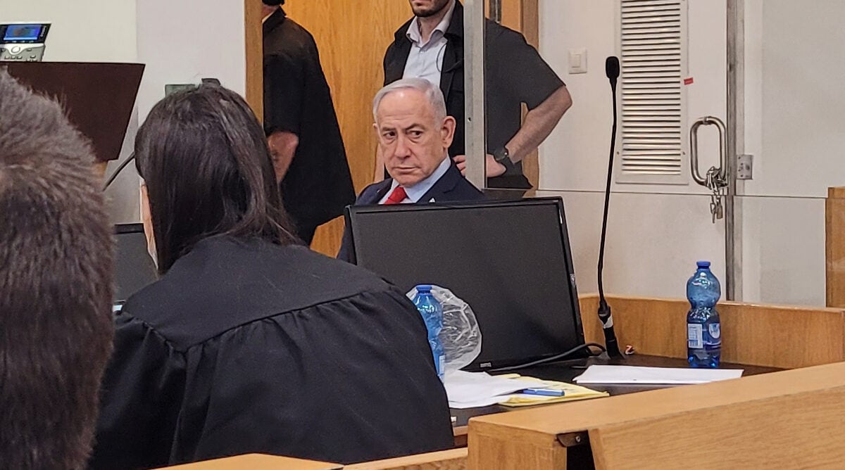 בנימין נתניהו, ראש ממשלת ישראל, במהלך יום עדותו ה-52. בית המשפט המחוזי בתל-אביב, 12.11.2025 (צילום: איתמר ב"ז) בנימין נתניהו, ראש ממשלת ישראל, במהלך יום עדותו ה-52. בית המשפט המחוזי בתל-אביב, 12.11.2025 (צילום: איתמר ב"ז)