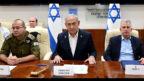 מימין: ראש המוסד דוד ברנע, רה"מ הנאשם בנימין נתניהו, מזכירו הצבאי של נתניהו רומן גופמן, 13.10.24 (צילום: אבי אוחיון, לע"מ) מימין: ראש המוסד דוד ברנע, רה"מ הנאשם בנימין נתניהו, מזכירו הצבאי של נתניהו רומן גופמן, 13.10.24 (צילום: אבי אוחיון, לע"מ)