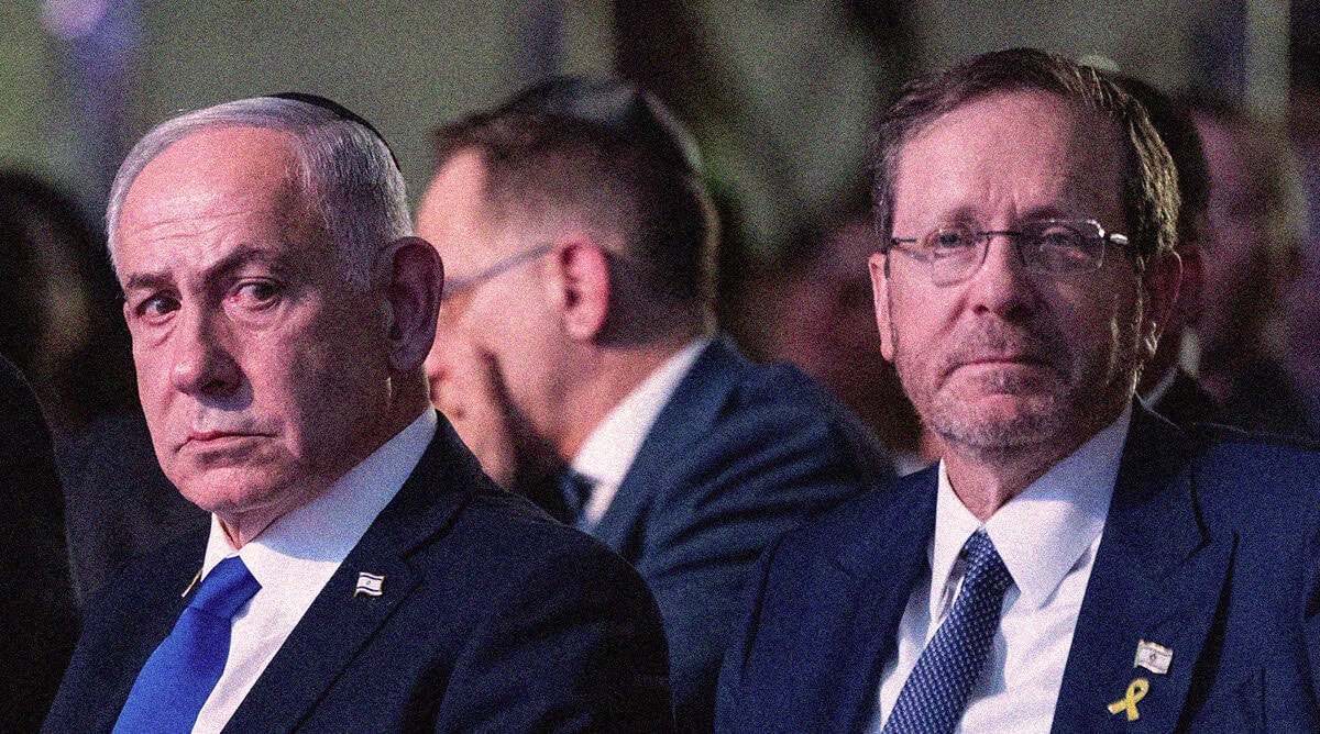 נשיא המדינה יצחק הרצוג (מימין) ורה"מ הנאשם בפלילים בנימין נתניהו (צילום: חיים גולדברג)