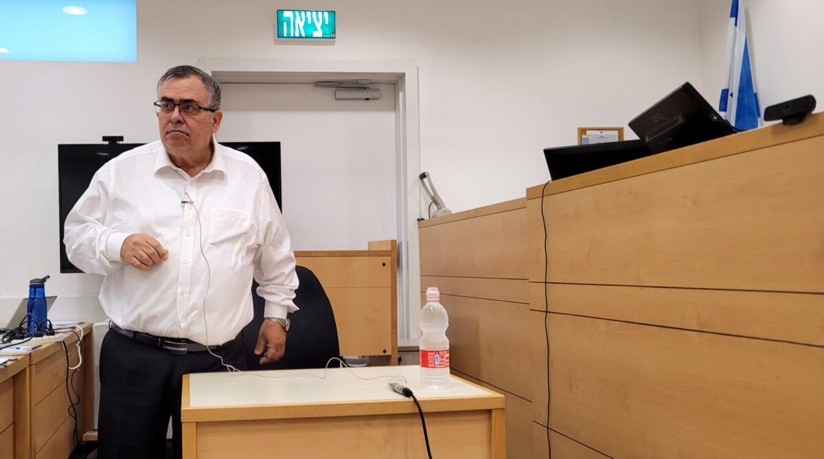 ח"כ דוד ביטן בפתח יום עדותו ה-13. בית המשפט המחוזי בלוד, 2.12.2025 (צילום: איתמר ב"ז) ח"כ דוד ביטן בפתח יום עדותו ה-13. בית המשפט המחוזי בלוד, 2.12.2025 (צילום: איתמר ב"ז)