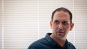 פעיל הימין הקיצוני גלעד אך (צילום: יונתן זינדל)