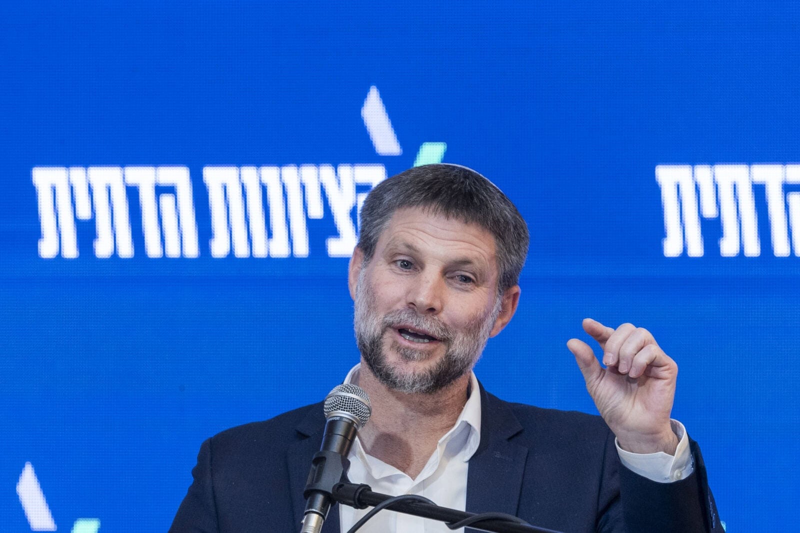 שר האוצר בצלאל סמוטריץ', פסגות, 17.2.26 (צילום: אורן בן חקון) שר האוצר בצלאל סמוטריץ', פסגות, 17.2.26 (צילום: אורן בן חקון)