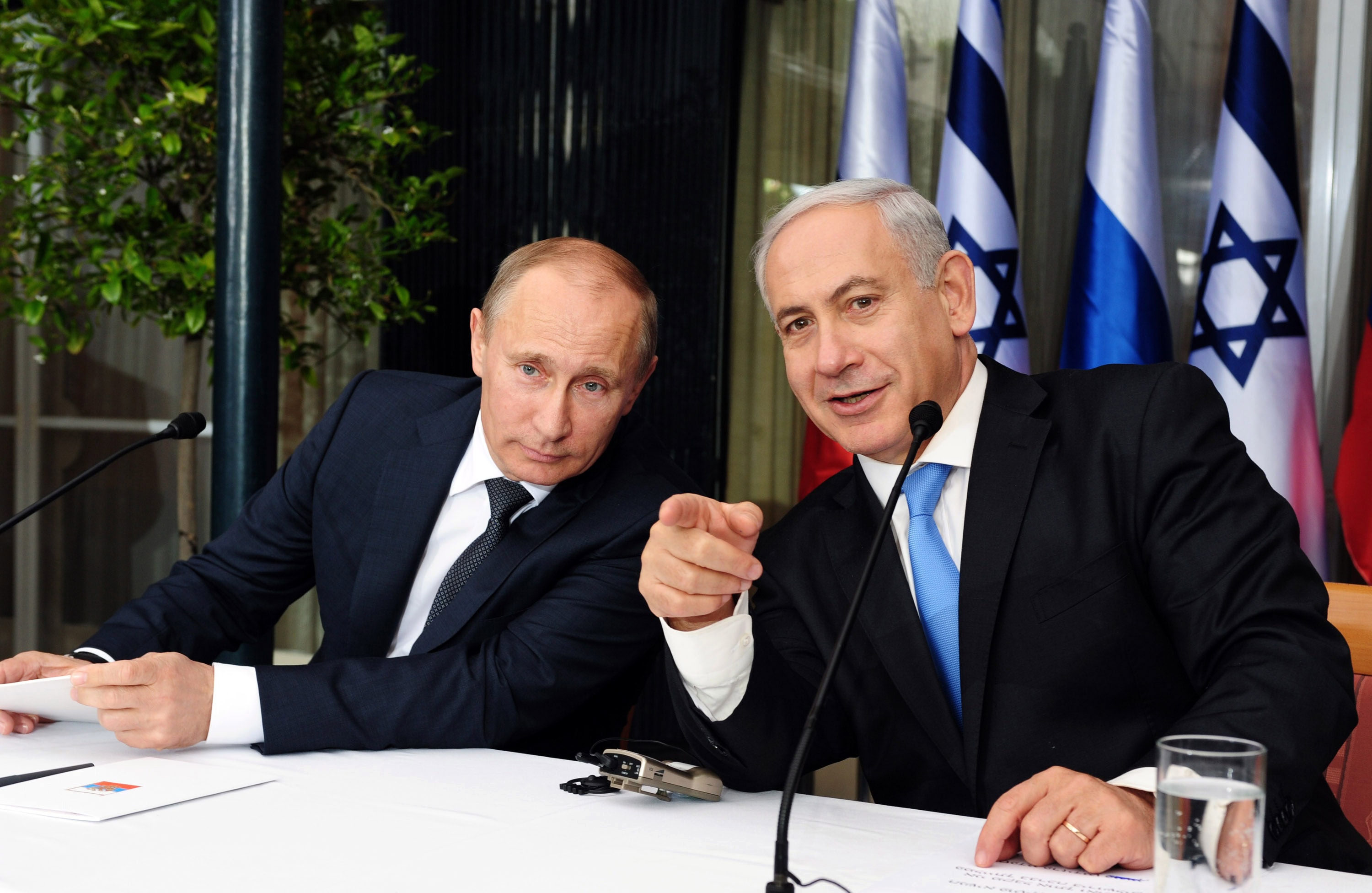 ראש ממשלת ישראל בנימין נתניהו עם נשיא רוסיה ולדימיר פוטין. ירושלים, 2012 (צילום: קובי גדעון, לע"מ) ראש ממשלת ישראל בנימין נתניהו עם נשיא רוסיה ולדימיר פוטין. ירושלים, 2012 (צילום: קובי גדעון, לע"מ)