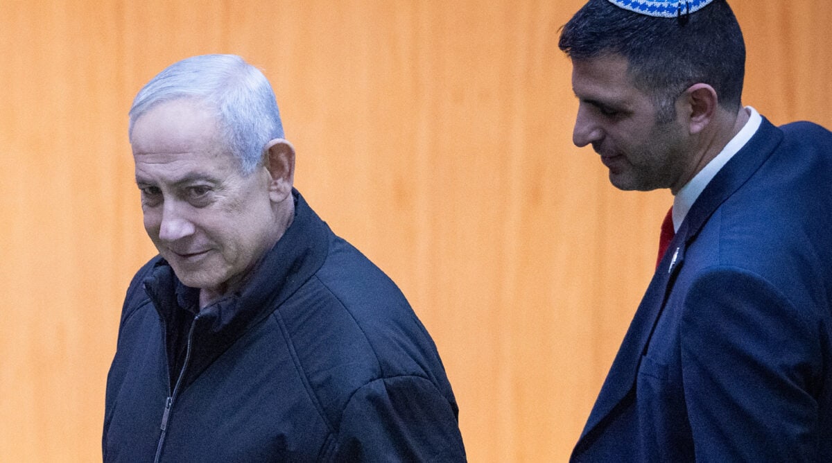 ראש הממשלה בנימין נתניהו עם שר התקשורת שלמה קרעי. הכנסת, מרץ 2026 (צילום: יונתן זינדל) ראש הממשלה בנימין נתניהו עם שר התקשורת שלמה קרעי. הכנסת, מרץ 2026 (צילום: יונתן זינדל)