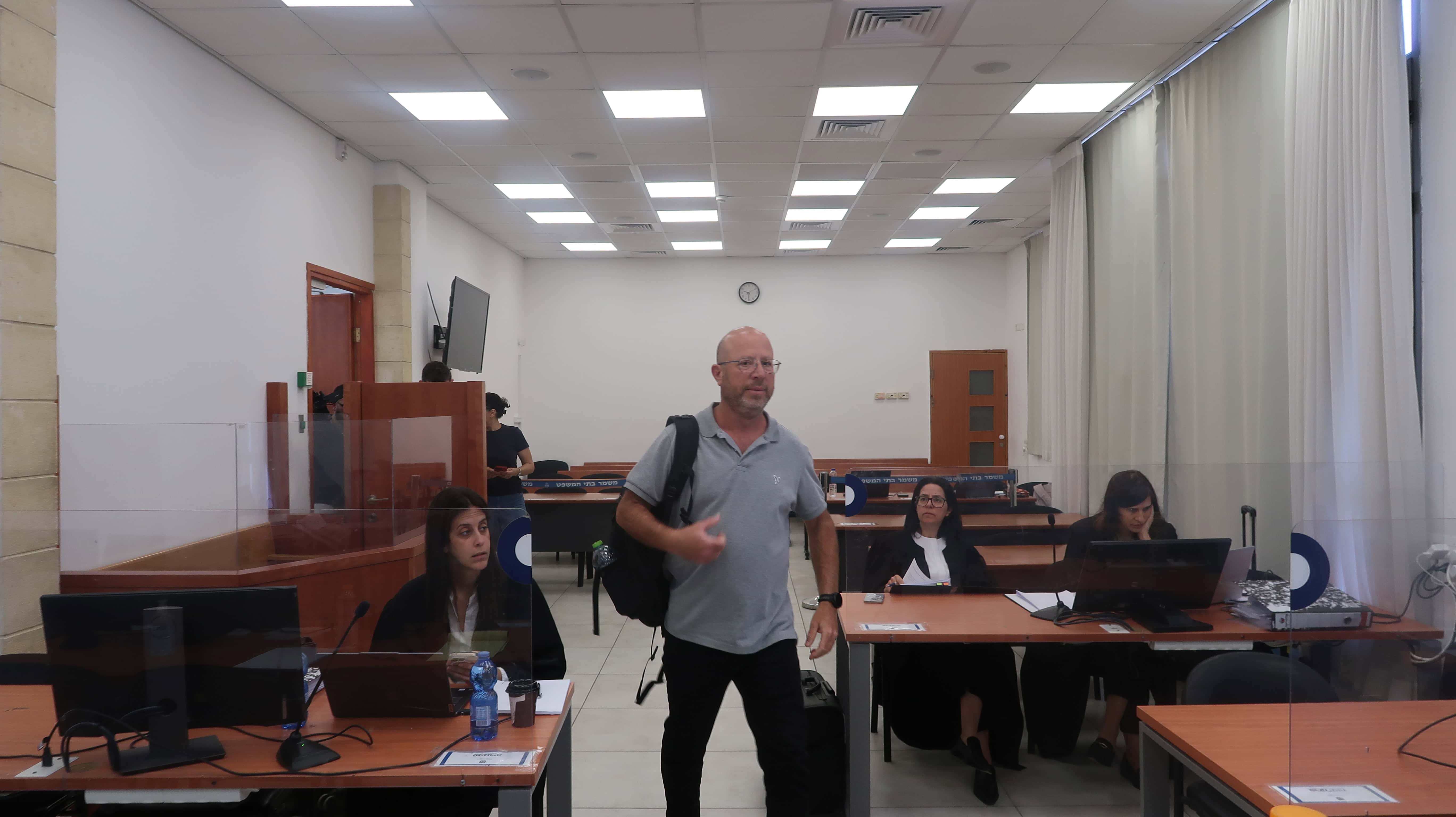 רפ"ק בדימוס עודד בן-משה מגיע ליום עדותו השני במשפט המו"לים. בית המשפט המחוזי בירושלים, 24.5.2025 (צילום: אורן פרסיקו) רפ"ק בדימוס עודד בן-משה מגיע ליום עדותו השני במשפט המו"לים. בית המשפט המחוזי בירושלים, 24.5.2025 (צילום: אורן פרסיקו)