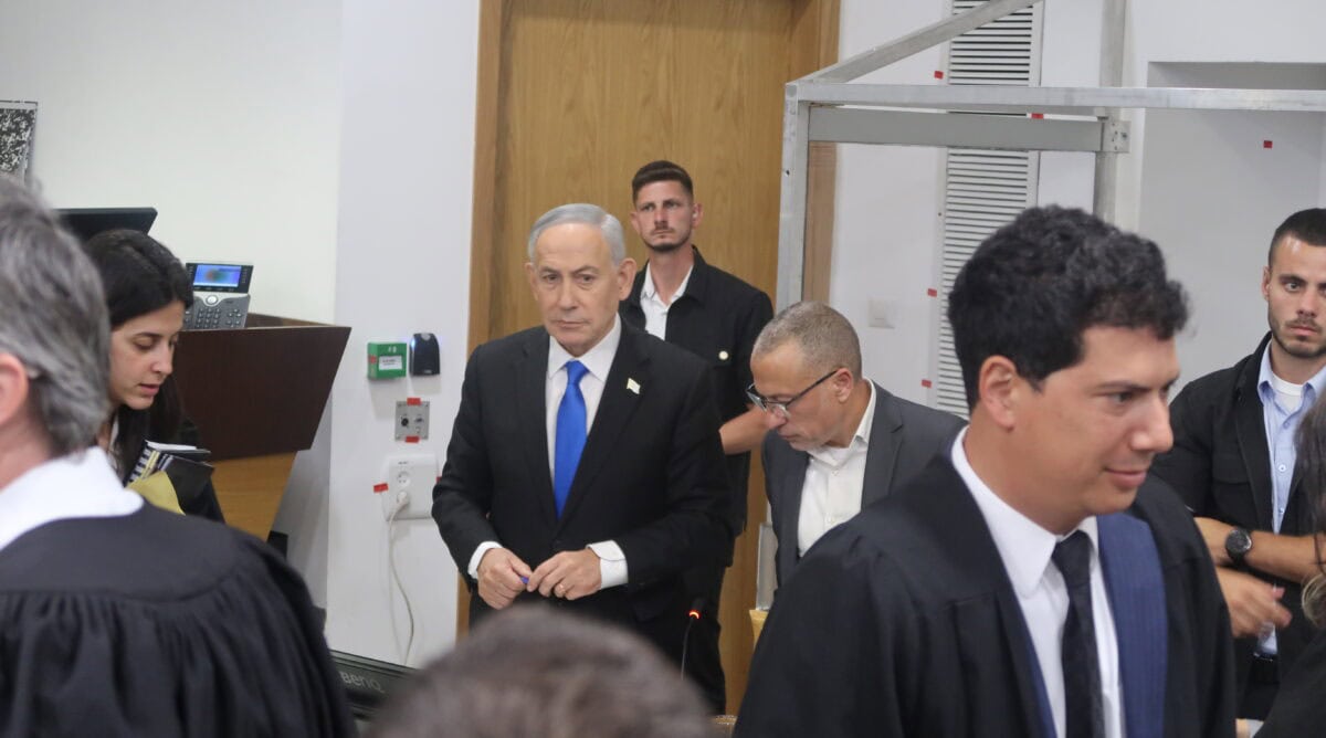 ראש הממשלה הנאשם בשוחד בנימין נתניהו בסיום יום עדותו ה-89, 25.5.2026 (צילום: אורן פרסיקו) ראש הממשלה הנאשם בשוחד בנימין נתניהו בסיום יום עדותו ה-89, 25.5.2026 (צילום: אורן פרסיקו)
