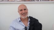 אלי לוי, לשעבר מנהל מחלקת חקירות ברשות ני"ע, לפני יום עדותו הראשון במשפט המו"לים, 31.5.2026 (צילום: אורן פרסיקו)