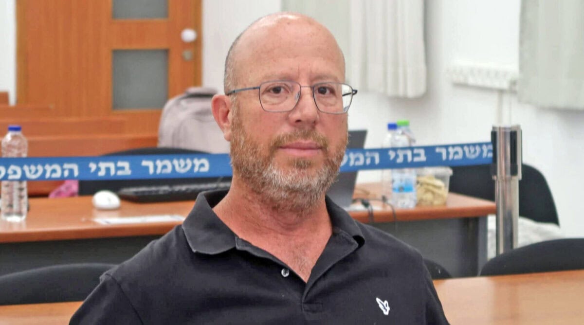 רפ"ק בדימוס עודד בן משה, לפני תחילת עדותו במשפט המו"לים, 17.5.25 (צילום: אורן פרסיקו) רפ"ק בדימוס עודד בן משה, לפני תחילת עדותו במשפט המו"לים, 17.5.25 (צילום: אורן פרסיקו)