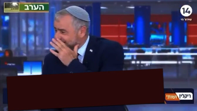 שמעון ריקלין מפר לכאורה את הוראות הצנזורה הצבאית, צילום מסך (ערוך) מתוכניתו בערוץ 14, 18.5.26