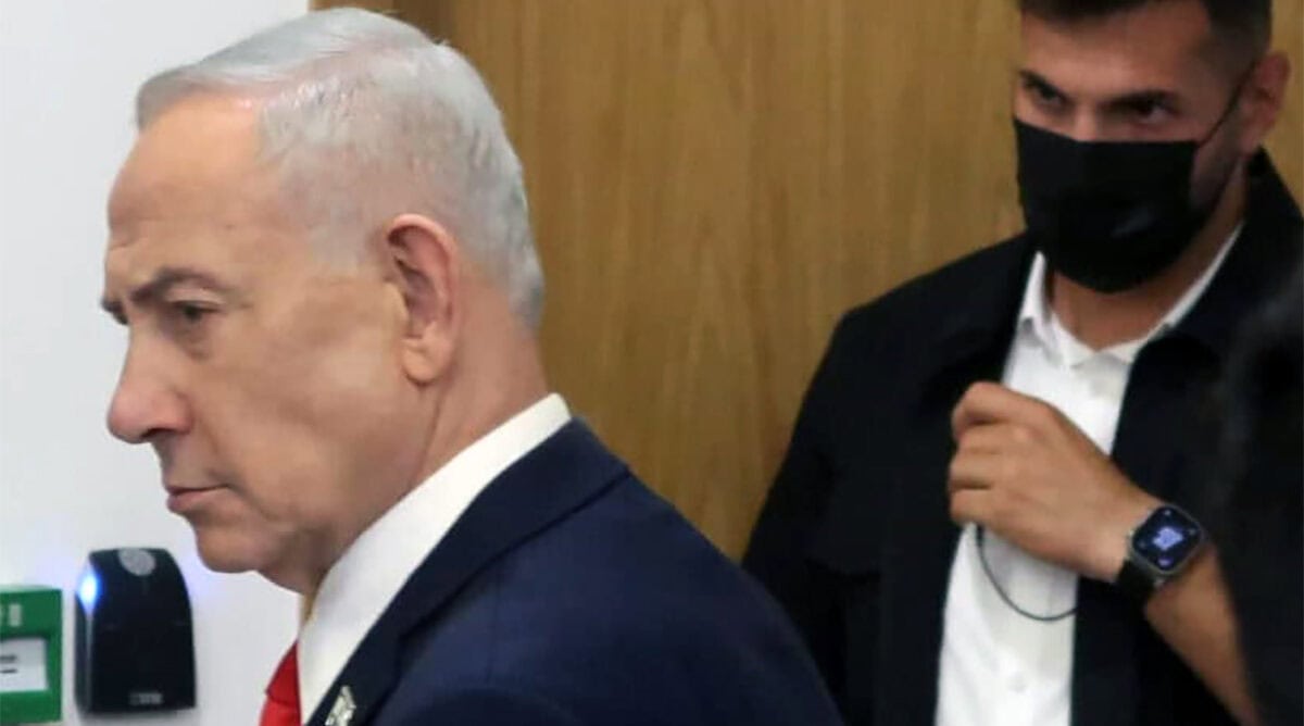 ראש הממשלה הנאשם בשוחד בנימין נתניהו נמלט מהצלמים ביום העדות ה-94 שלו, 16.6.2026 (צילום: אורן פרסיקו) ראש הממשלה הנאשם בשוחד בנימין נתניהו נמלט מהצלמים ביום העדות ה-94 שלו, 16.6.2026 (צילום: אורן פרסיקו)