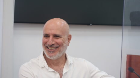 אלי לוי, לשעבר מנהל מחלקת חקירות ברשות ני"ע, לפני יום עדותו השישי במשפט המו"לים, 13.7.2026 (צילום: אורן פרסיקו) אלי לוי, לשעבר מנהל מחלקת חקירות ברשות ני"ע, לפני יום עדותו השישי במשפט המו"לים, 13.7.2026 (צילום: אורן פרסיקו)