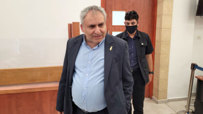 השר זאב אלקין בפתח יום עדותו השני במשפט המו"לים. בית המשפט המחוזי בירושלים, 19.7.2026 (צילום: איתמר ב"ז) השר זאב אלקין בפתח יום עדותו השני במשפט המו"לים. בית המשפט המחוזי בירושלים, 19.7.2026 (צילום: איתמר ב"ז)