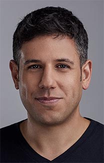 עידן אלרום (צילום: עופר חג'יוב, רשיון CC BY-SA 4.0) עידן אלרום (צילום: עופר חג'יוב, רשיון CC BY-SA 4.0)