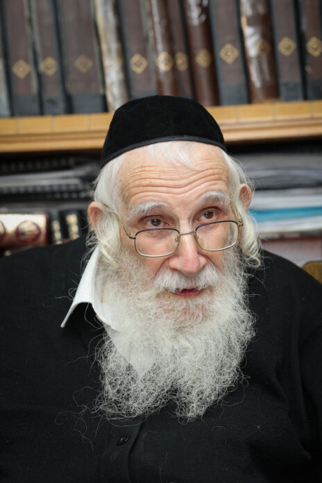 הרב עזריאל אוירבך (צילום: שלומי כהן) הרב עזריאל אוירבך (צילום: שלומי כהן)