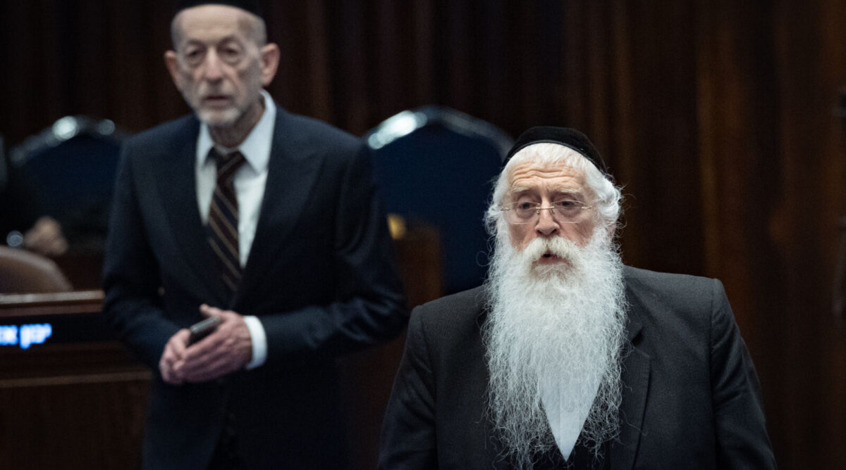 חברי הכנסת החרדים מאיר פרוש (מימין) ואורי מקלב, מליאת הכנסת (צילום: יונתן זינדל) חברי הכנסת החרדים מאיר פרוש (מימין) ואורי מקלב, מליאת הכנסת (צילום: יונתן זינדל)