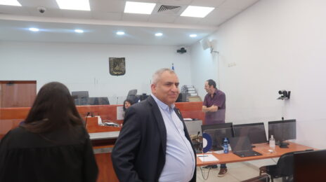 IMG_9395 השר זאב אלקין, לפני יום עדותו האחרון במשפט המו"לים, 7.9.2026 (צילום: אורן פרסיקו)