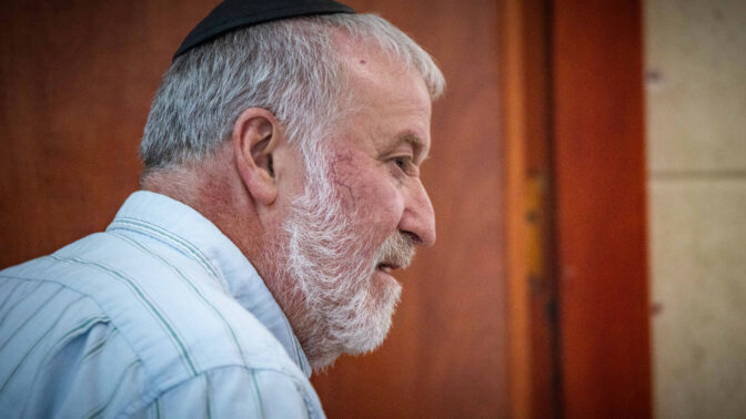 אביחי מנדלבליט, היועץ המשפטי לממשלה לשעבר, ביום עדותו השני במשפט נתניהו. בית המשפט המחוזי בירושלים, 12.10.2026 (צילום: יונתן זינדל) אביחי מנדלבליט, היועץ המשפטי לממשלה לשעבר, ביום עדותו השני במשפט נתניהו. בית המשפט המחוזי בירושלים, 12.10.2026 (צילום: יונתן זינדל)